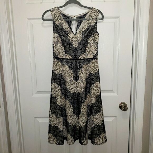 ADRIANNA PAPELL IVORY AND BLACK LACE DRESS SIZE 4 - Picture 1 of 7